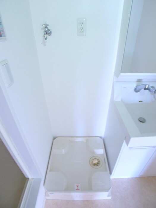 物件内観写真17　(洗濯機置場)