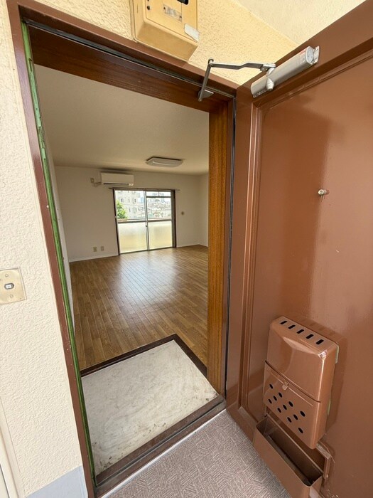 物件内観写真21　(玄関)