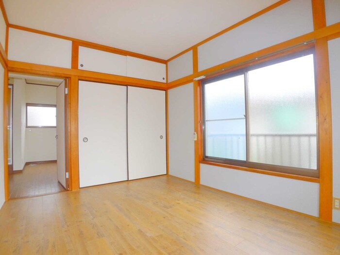 物件内観写真7　(室内からの展望)