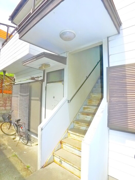 物件外観写真5　(エントランス部分)