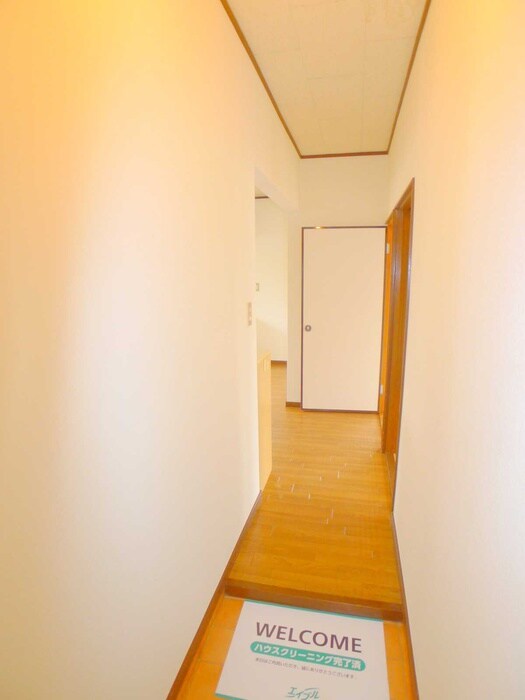 物件内観写真18　(廊下)