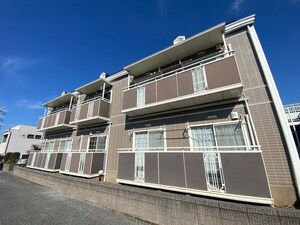 シャトルチグサB棟外観写真