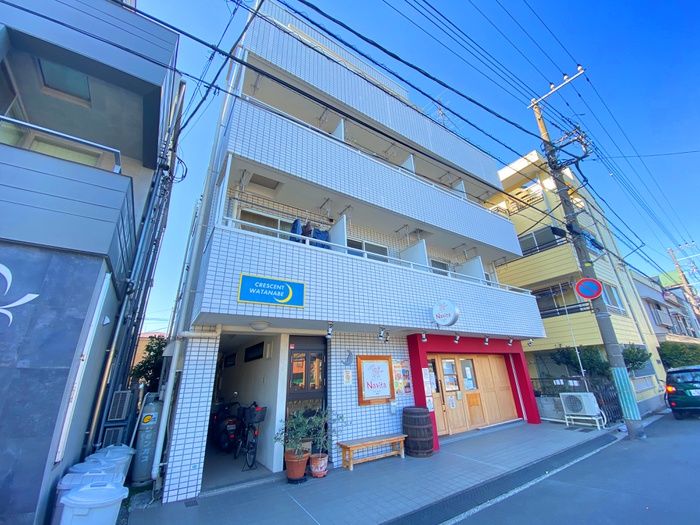 クレッセント・ワタナベ