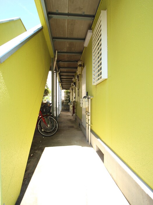 物件外観写真3　(エントランス部分)