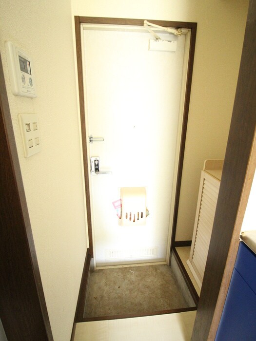 物件内観写真19　(玄関)