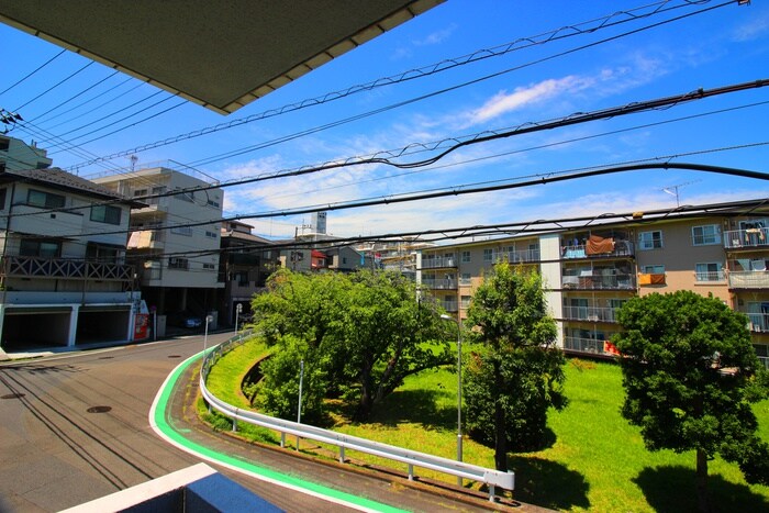 物件内観写真16　(室内からの展望)