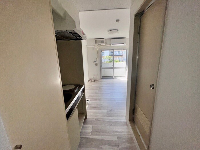 物件内観写真16　(廊下)