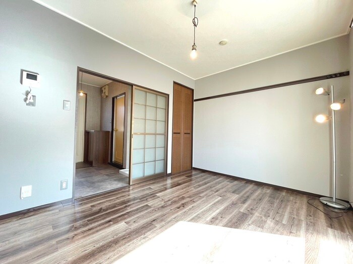 物件内観写真8　(居室)