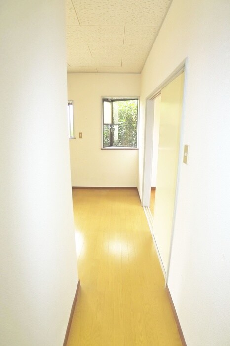 物件内観写真14　(廊下)