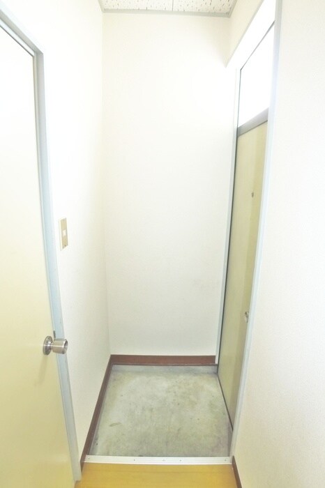 物件内観写真18　(玄関)