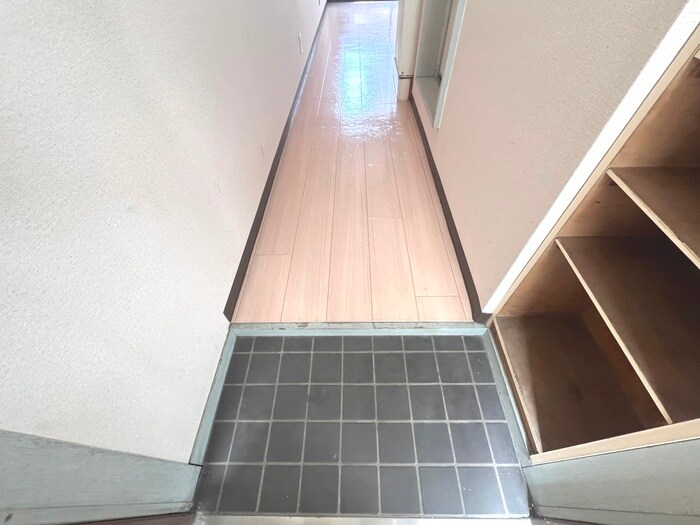 物件内観写真18　(玄関)