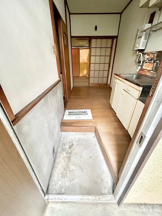 物件内観写真17　(玄関)