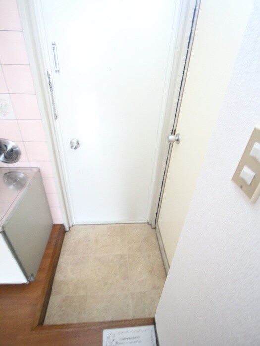 物件内観写真7　(玄関)
