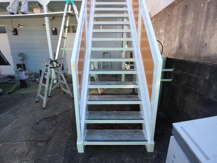 物件外観写真6　(エントランス部分)