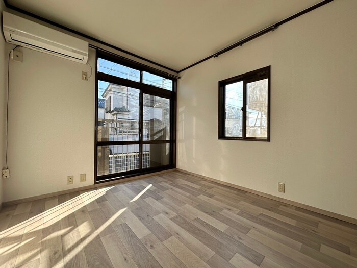 物件内観写真7　(室内からの展望)