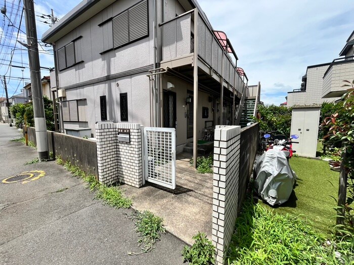 物件外観写真6　(エントランス部分)