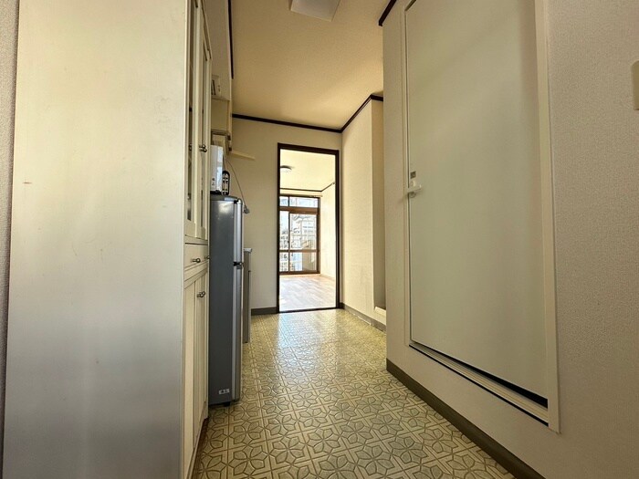 物件内観写真16　(玄関)