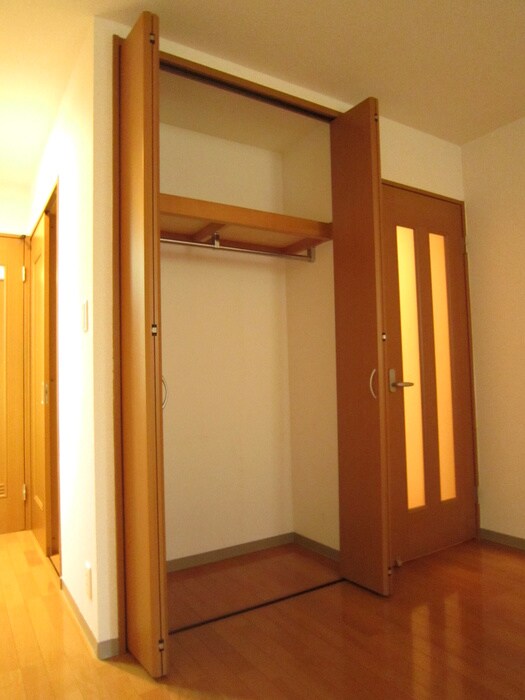 物件内観写真5　(収納)