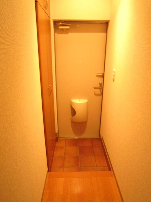 物件内観写真12　(玄関)