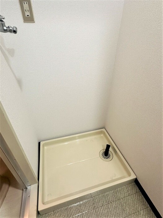 物件内観写真13　(洗濯機置場)