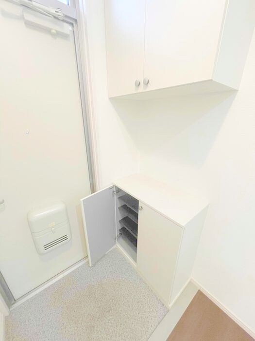 物件内観写真16　(玄関)