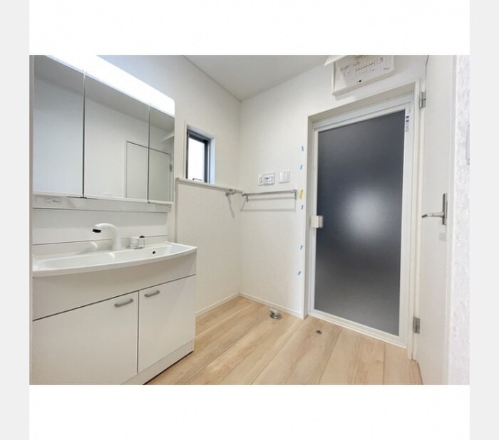 物件内観写真12　(洗面)