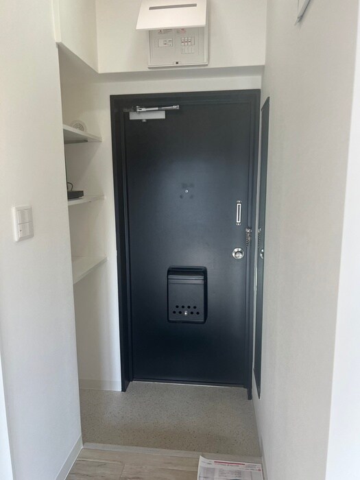 物件内観写真8　(玄関)