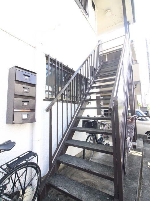 物件外観写真5　(エントランス部分)