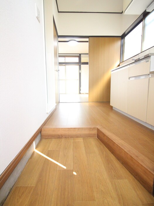 物件内観写真14　(玄関)