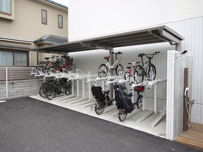 物件外観写真3　(駐輪場)