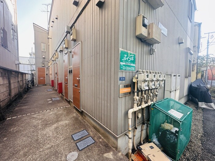 物件外観写真2　(エントランス部分)