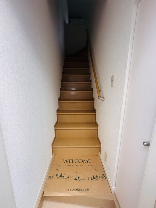 物件内観写真11　(玄関)