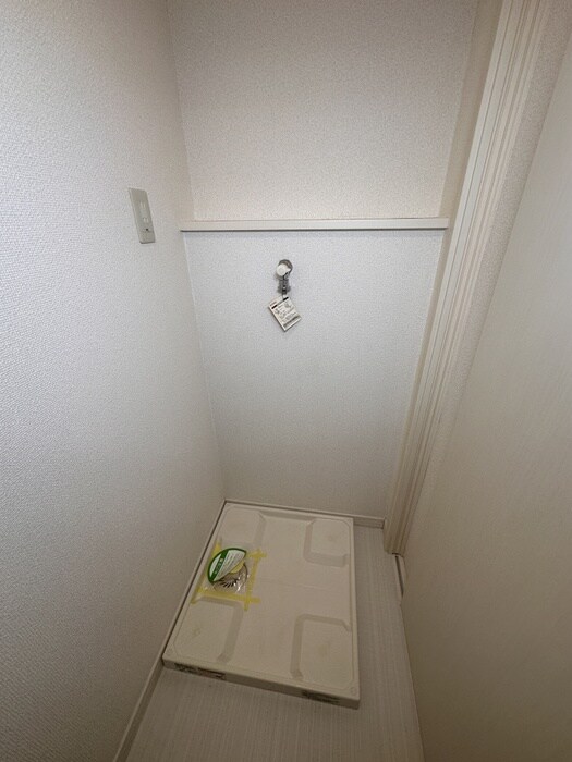 物件内観写真15　(洗濯機置場)