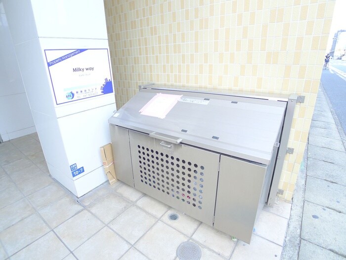 物件外観写真4　(建物設備)