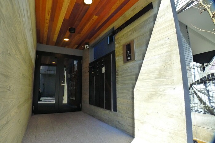 物件外観写真3　(エントランス部分)