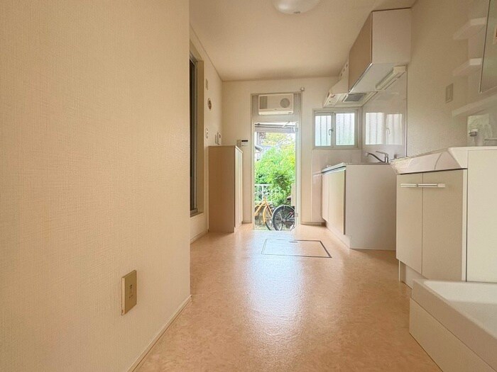 物件内観写真17　(廊下)