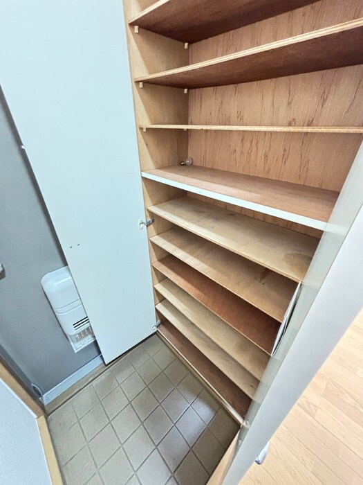 物件内観写真19　(靴箱)