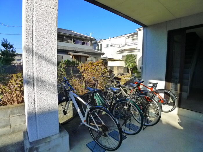 物件外観写真2　(駐輪場)