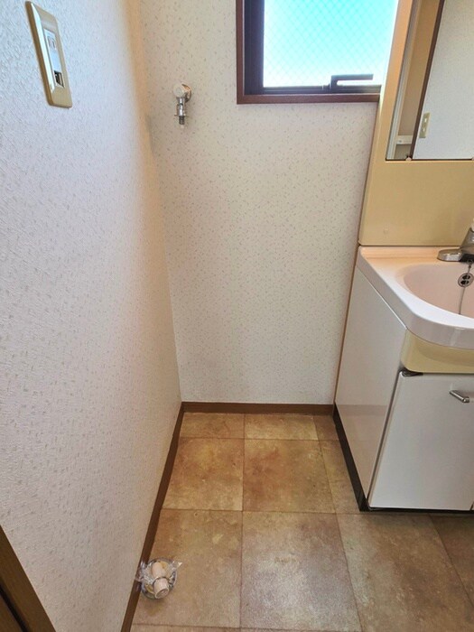 物件内観写真18　(洗濯機置場)