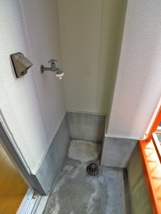 物件内観写真14　(洗濯機置場)