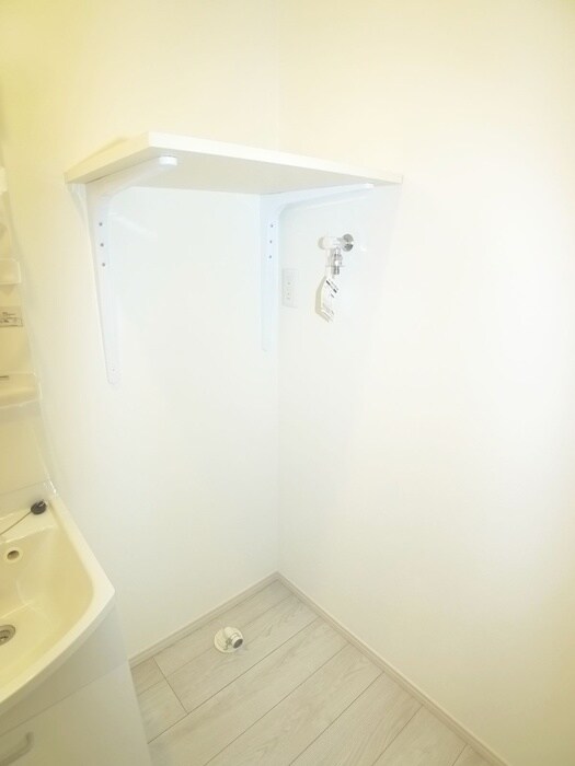 物件内観写真15　(洗濯機置場)