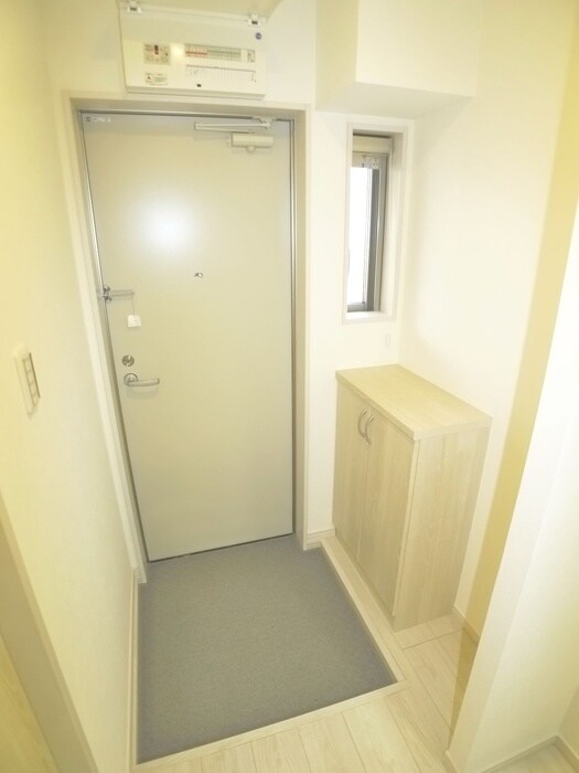 物件内観写真18　(玄関)