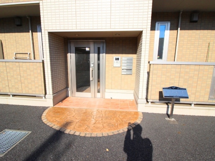 物件外観写真5　(エントランス部分)