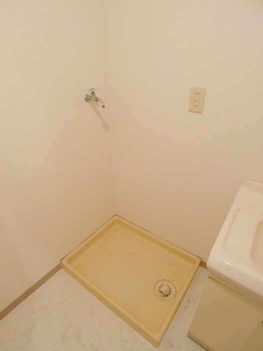 物件内観写真9　(洗濯機置場)