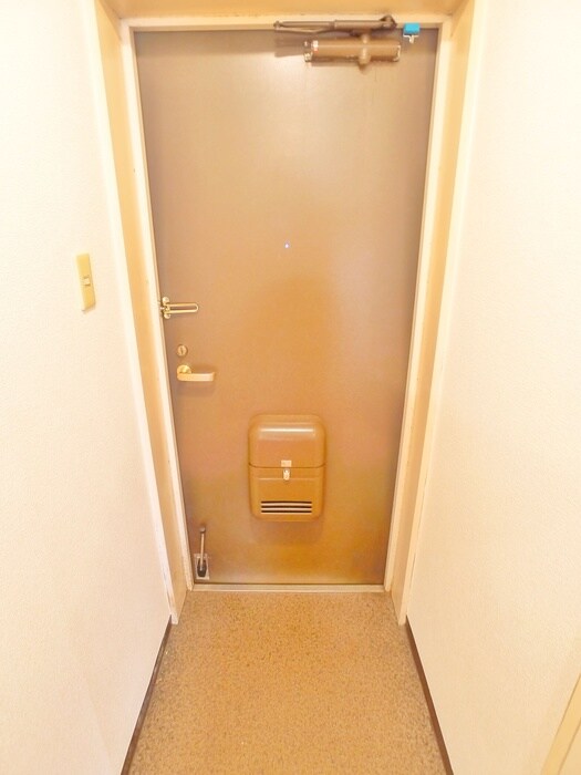 物件内観写真13　(玄関)