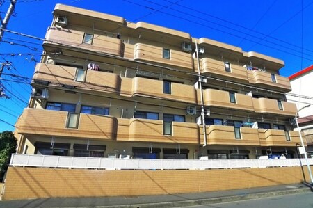 アブニ－ルサクマ外観写真