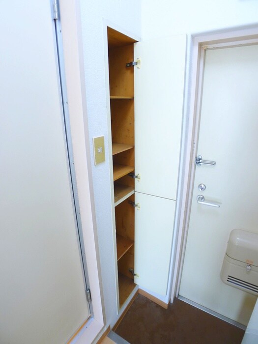 物件内観写真13　(靴箱)