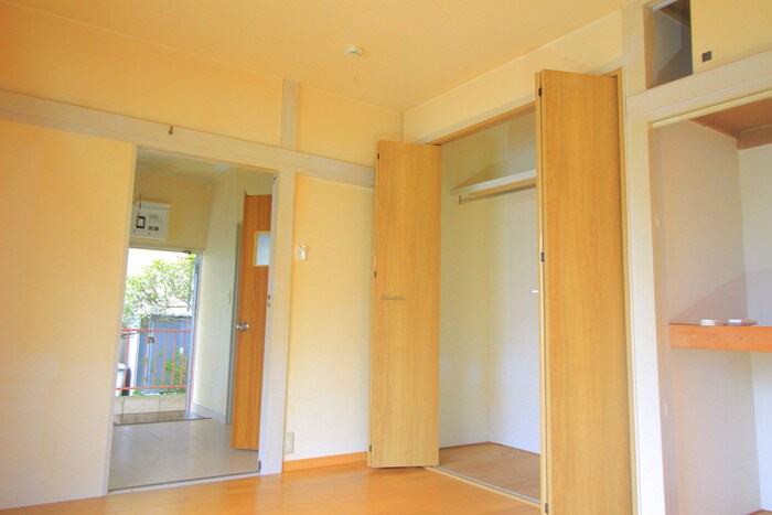 物件内観写真6　(居室)