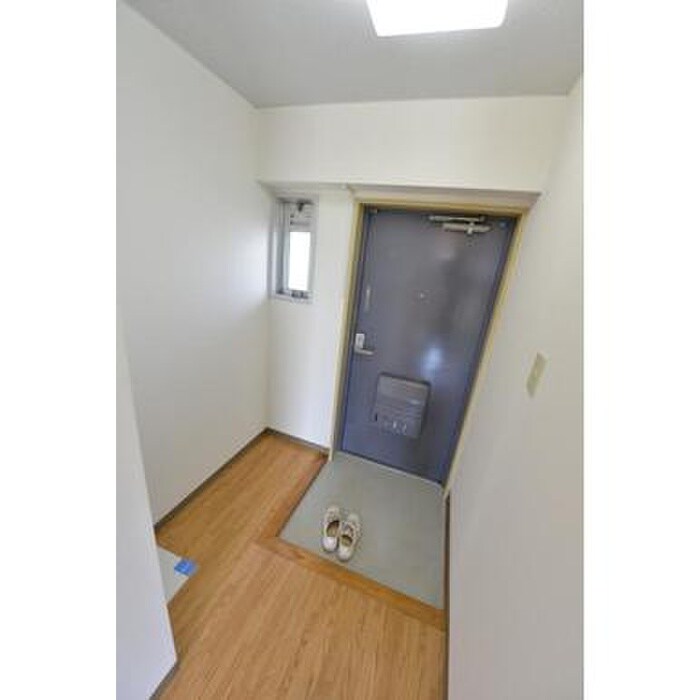 物件内観写真15　(玄関)