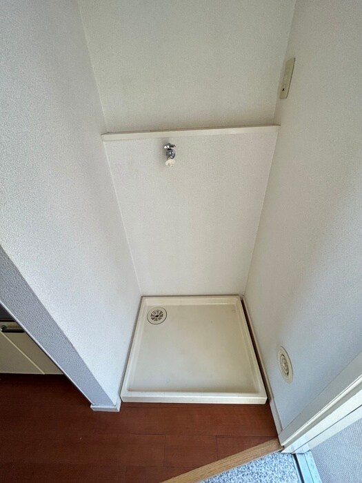 物件内観写真15　(洗濯機置場)